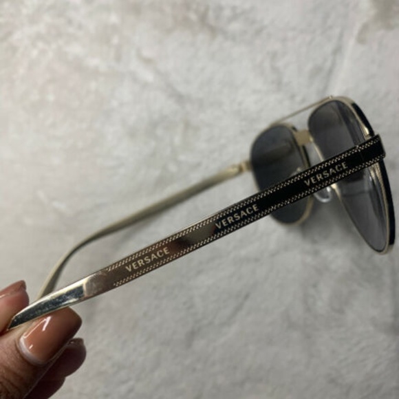 Versace sunglasses - Picture 5 of 6